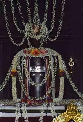 Le majestueux linga du temple de Halebid au Karnataka (2002)